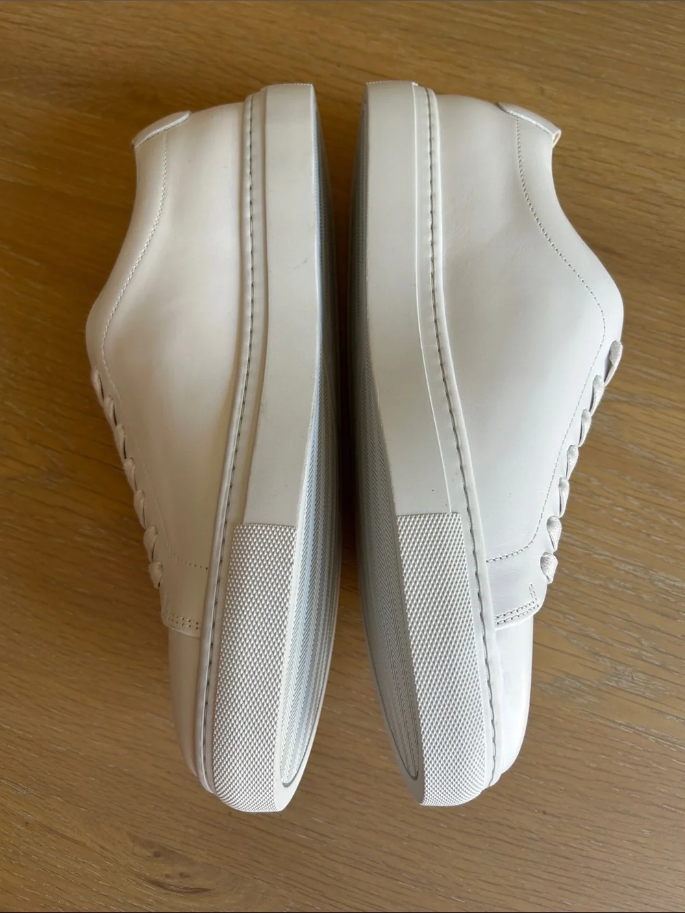 THURSDAY LOW TOP Encore SNEAKERS, White, Size 9, NWT